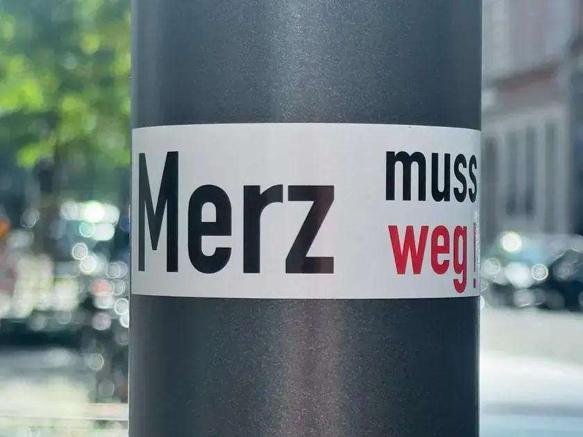 creative badge customization tips