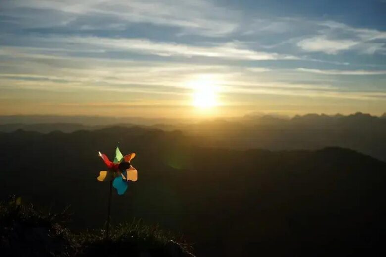 Using geo-fencing to silence dose alerts during religious services